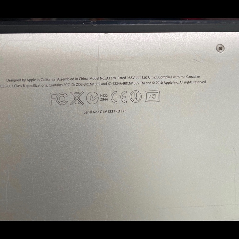 MacBook Pro “13 - Picture 3 of 3